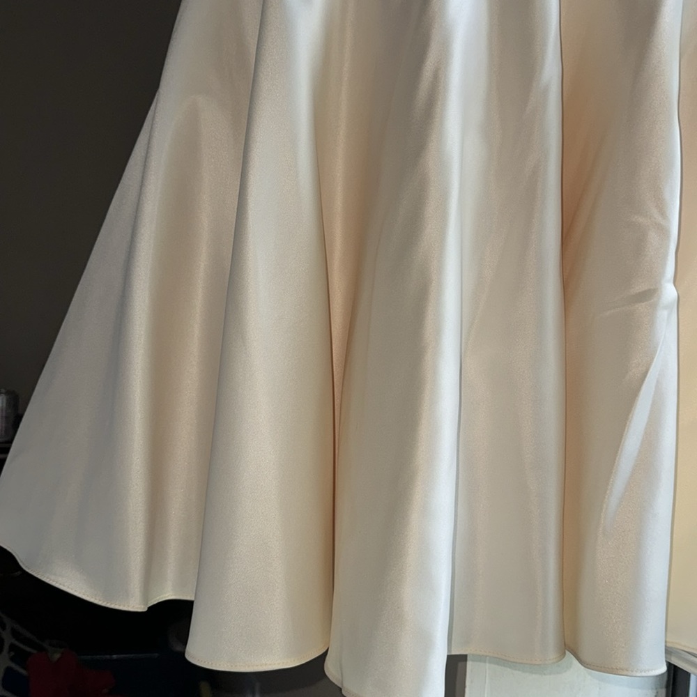 EUC Womens Cocktail Dress in Ivory - Picture 3 of 10